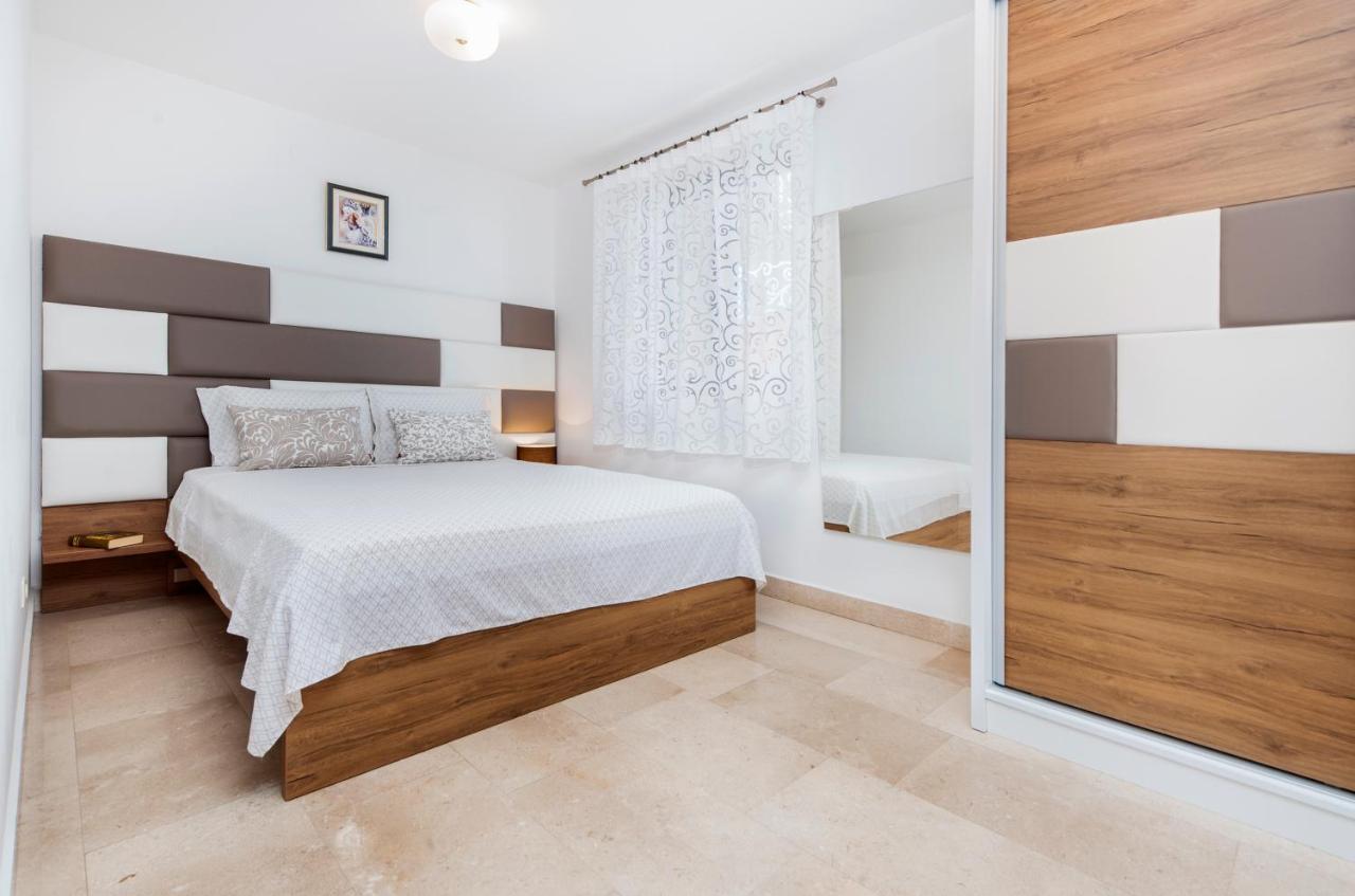 Guesthouse Santin Rovinj Exterior photo