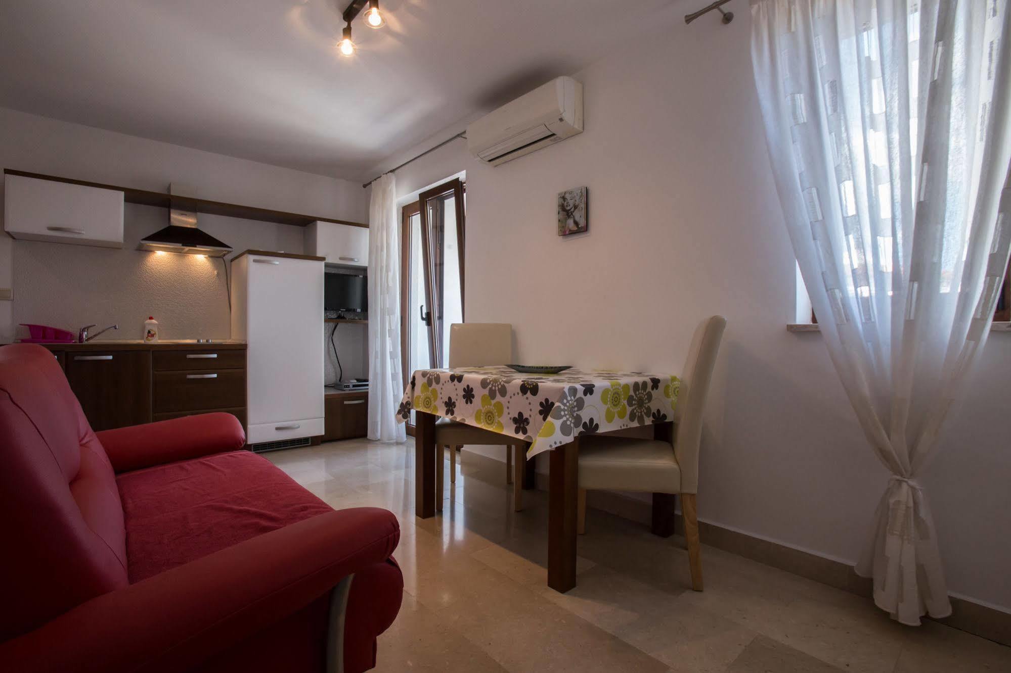 Guesthouse Santin Rovinj Exterior photo